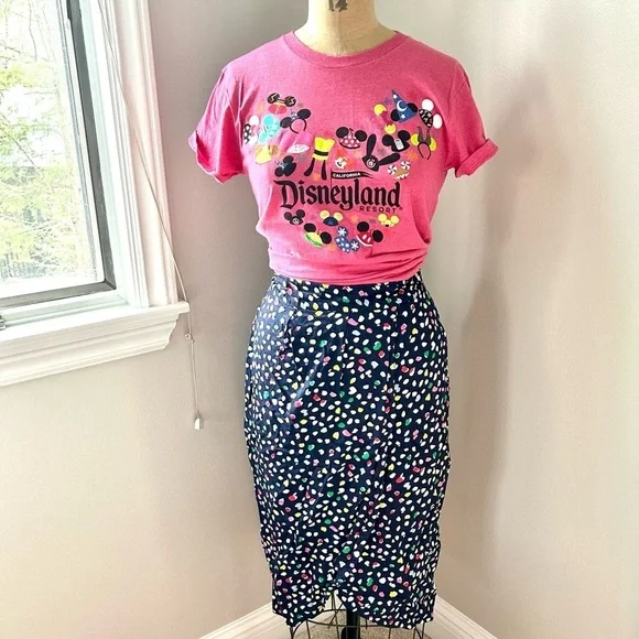 Disneyland Mickey Mouse Mickey Ears Red Colorful T shirt Sz Small - Picture 3 of 11